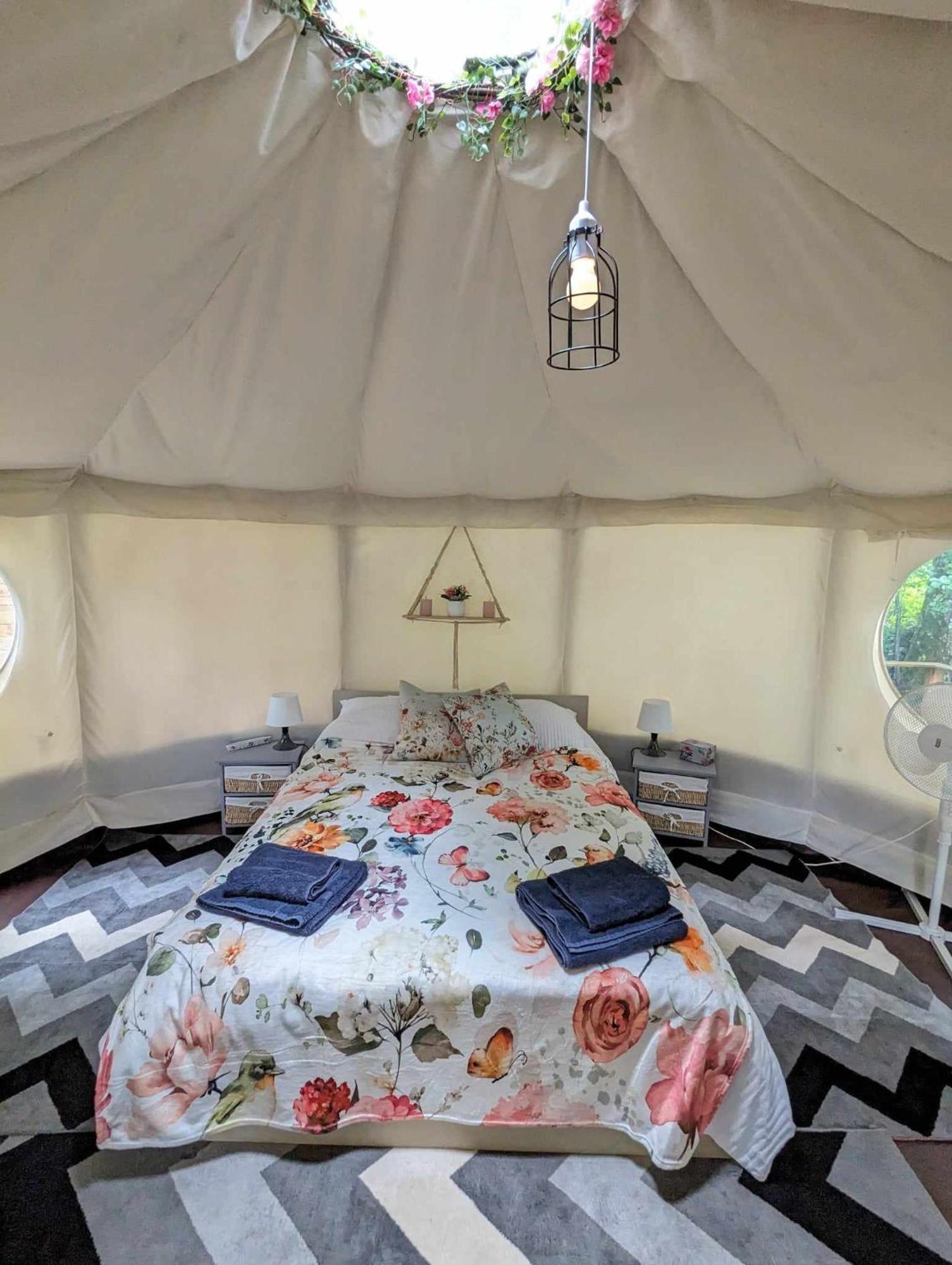 Luxury Glamping @Moulin Des Forges Moutier-Malcard Exterior foto